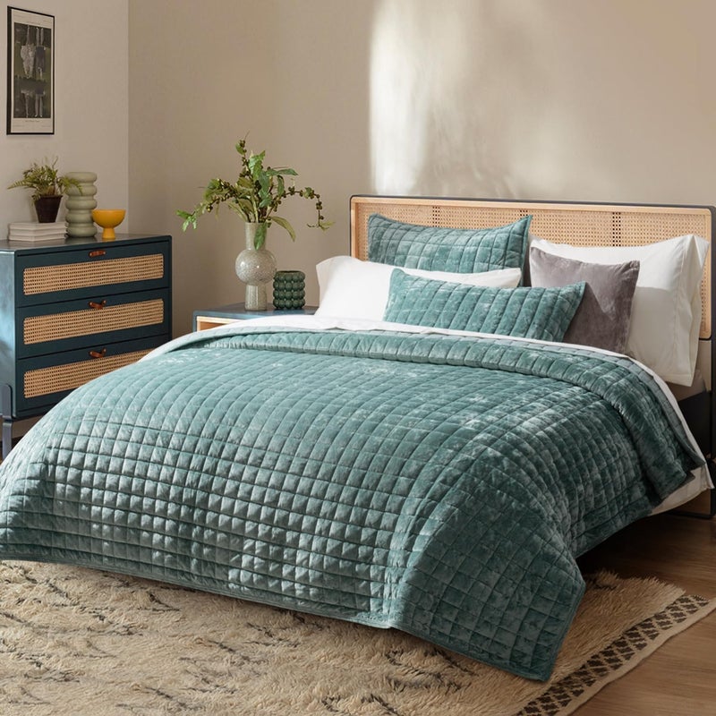RECYCO Luxury Velvet Quilt Set Full Queen Size, Lightweight Velvet Comforter Set, Oversized Bedspread Coverlet Quilted Bedding Set, with 2 Matching Pillow Shams, for All Season, Aqua Green - Image 2